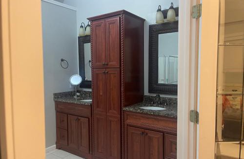 Holly Springs House | 5 bedroom home north ATL