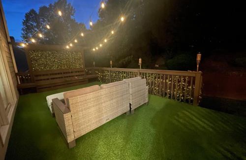 Holly Springs House | 5 bedroom home north ATL