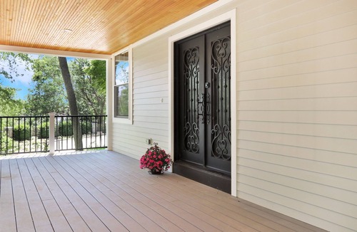 Lake Catherine House | 5 bedroom Lake Life Luxury with panoramic view from the patio