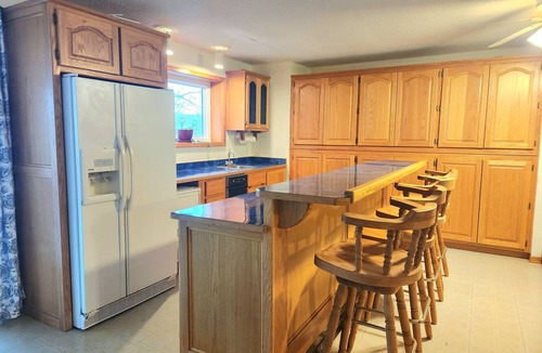 Grove House | 5 bedroom lakefront home private dock. perfect for families & fishermen