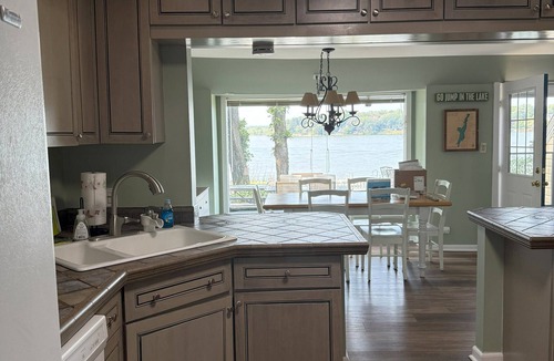 Solon Mills House | 5-bedroom Lakefront Getaway on Private Wonder Lake – Sleeps 8