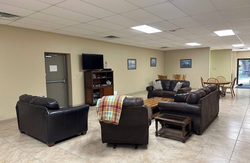 Cowley County Cabin | 5 Bedroom Lodge in beautiful Southeast Kansas