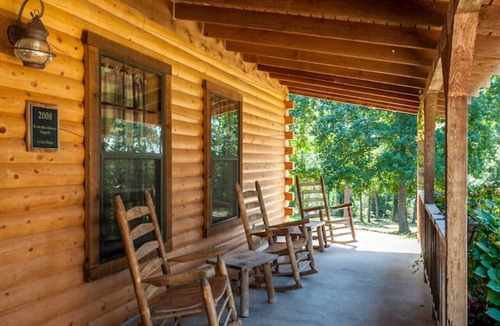 Woden Cabin | 5 Bedroom Log Cabin at Tall Timbers Retreat
