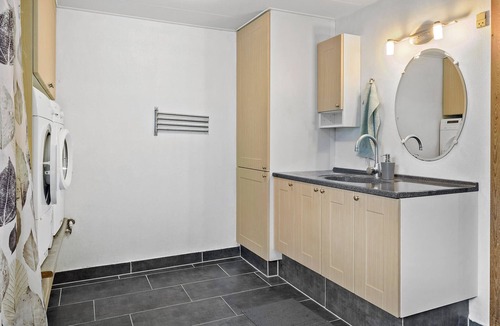 Pedersker House | 5 bedroom lovely home in Aakirkeby
