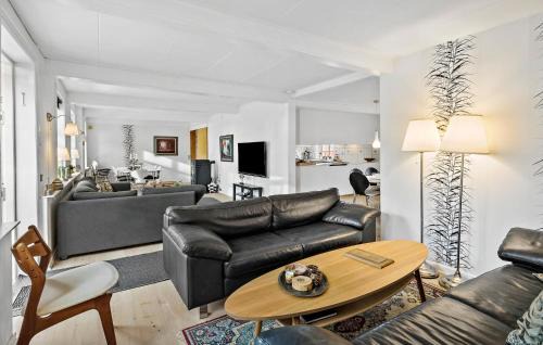 Pedersker House | 5 Bedroom Lovely Home In Aakirkeby
