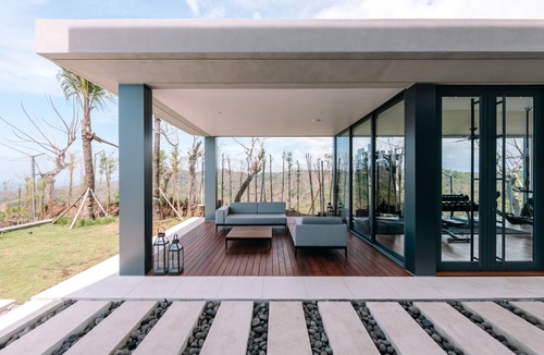 Praya Barat Villa | 5-Bedroom Luxury Pool Residence, Selong Belanak Ocean View, Selong Selo Resort