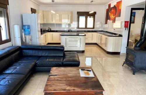 Lo Rufete Villa | 5 Bedroom, Luxury Villa - Heated Pool