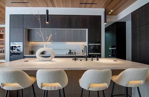 Beverly Glen House | 5-bedroom Mansion in Beverly Hills with 200 People Event Space.