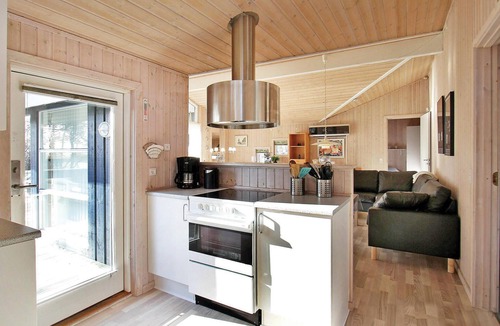 Bønnerup Strand House | 5 bedroom nice home in Glesborg