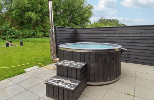 Fjellerup Strand House | 5 bedroom nice home in Glesborg