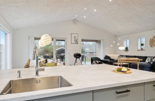 Nørre Hurup House | 5 bedroom nice home in Hadsund