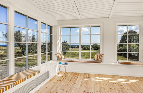 Listed House | 5 bedroom nice home in Svaneke