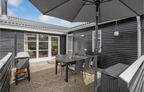 Haslevgarde House | 5 Bedroom Nice Home In Hadsund