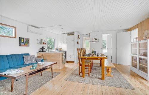 Haslevgarde House | 5 Bedroom Nice Home In Hadsund