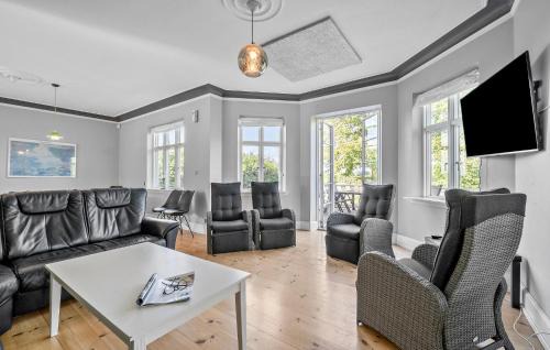 Nyborg House | 5 Bedroom Nice Home In Nyborg