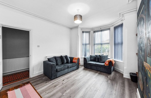 Sneinton House | 5 Bedroom Nottingham Gem