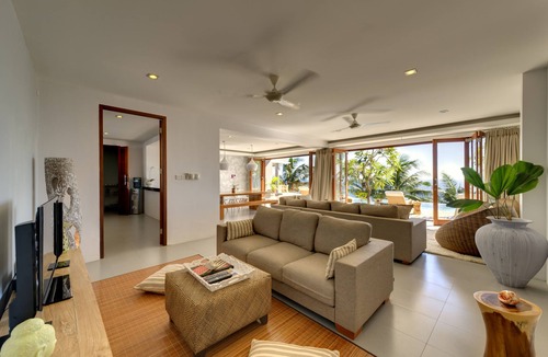 Mangsit Apartment | 5 Bedroom Ocean Villa with Private Pool at Malimbu
