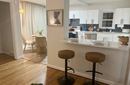 Willowick House | 5 bedroom pet & family friendly lux house near downtown Cleveland and Lake Erie