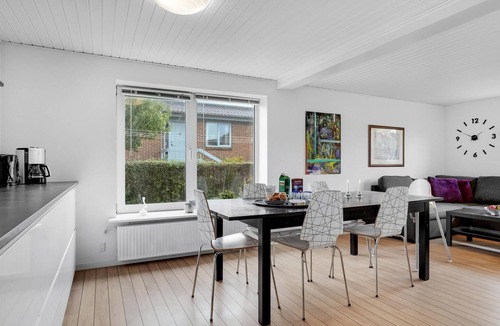Strandby House | 5 bedroom pet friendly home in Strandby