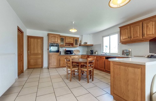 Saint-Pierre-de-Varengeville House | 5 bedroom pet friendly home in ST PAER