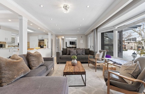 Richmond Hill House | 5 Bedroom Resort Vibes| Hot Tub + Dry Sauna + Chill Zone | BIG FAMILY HOME