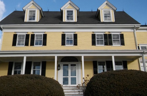 Edgecomb House | 5 Bedroom Riverfront Antique Home