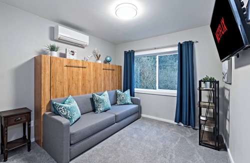 Green Lake House | 5-Bedroom · Rooftop · Game Room · Sleeps 11 · Lake View