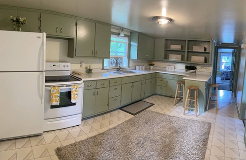 Mount Pleasant House | 5-Bedroom Sleeps up to 12 + Spacious!