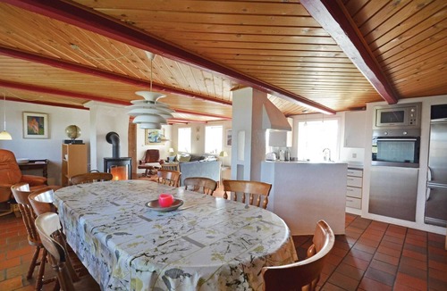Ronbjerg House | 5 bedroom stunning home in øster assels