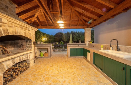 Zaton House | 5 bedroom stunning home in Zaton