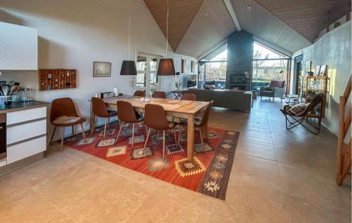 Grena Strand House | 5 Bedroom Stunning Home In Grenaa