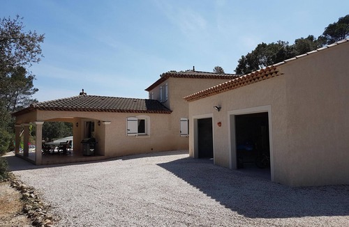 Flassans-sur-Issole Villa | 5-bedroom villa with pool in central Var