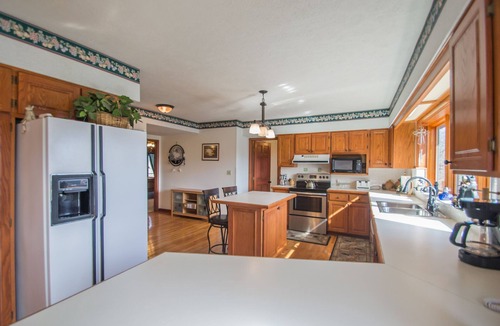 Bruno Cabin | 5-bedroom vacation home just 10 minutes from Buffalo River