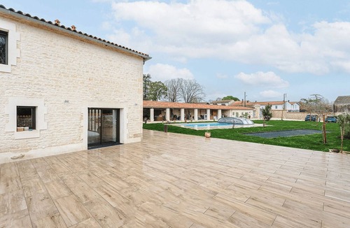 Marsais Villa | 5 Bedroom Villa in Marsais