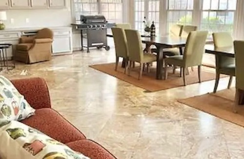 The Villages House | 5 Bedroom w/ Theatre, Pool, & Large Dining Hall