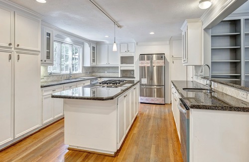 The Villages House | 5 Bedroom w/ Theatre, Pool, & Large Dining Hall