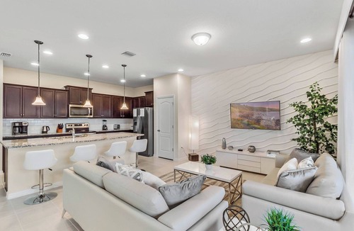 Bay Lake House | 5 Bedrooms/4.5 Bathrooms/Windsor Westside (8917SA)
