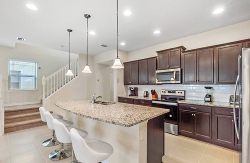 Bay Lake House | 5 Bedrooms/4.5 Bathrooms/Windsor Westside (8917SA)