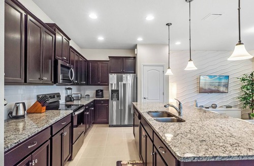 Bay Lake House | 5 Bedrooms/4.5 Bathrooms/Windsor Westside (8917SA)