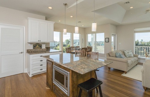 Pirates Beach House | 5 BEDROOMS, 41/2 BATHS. GOLF CART INCLUDED! PIRATES BEACH.