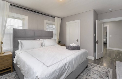 Pleasant Grove House | 5 Bedrooms Event House