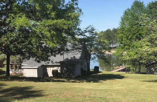 Stemley House | 5 Bedrooms For a Great Price!