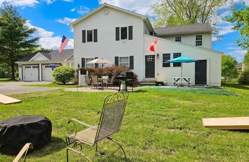 Pittsfield House | 5 Bedrooms | Game Room | Studio Room