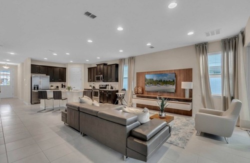 Bay Lake House | 5 Bedrooms S/Solara Home by RedAwning