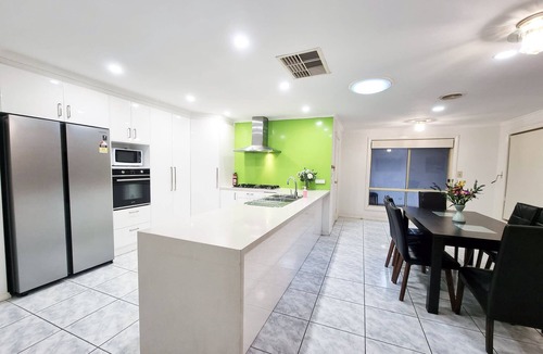 Sunshine West House | 5 bedrooms Spacious home