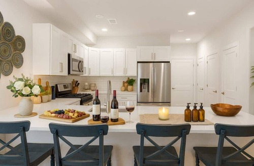 Conshohocken Apartment | 5 Beds | 1500 ft² | Walkable | Kitchen | 1.5 Bath