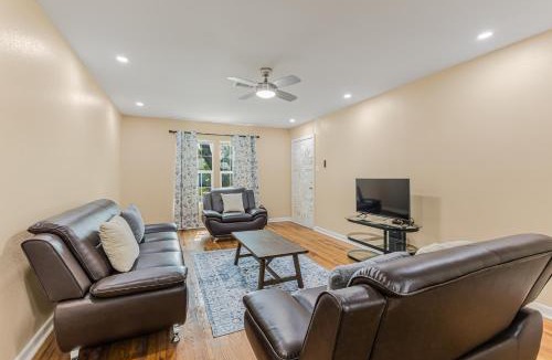 Del Mar House | 5 beds 2 bath, sleep 10