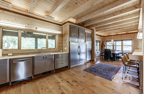 Seguin Cottage | 5 beds 4 bath cottage on Lake Rosseau