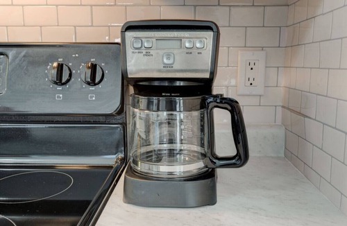 Bristol Apartment | * 5 BEDS Lakefront Beach Access