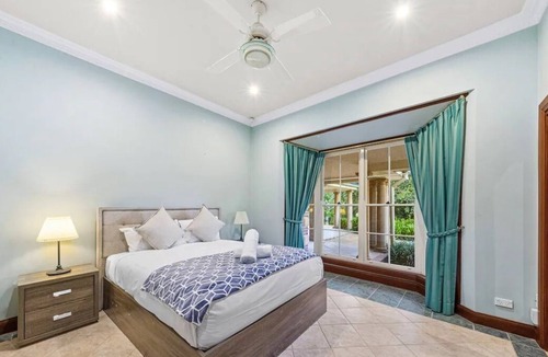 Dural House | 5 Beds Villa with Pool&Pond | Dural Masterpiece